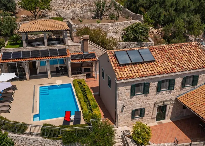 Dia By Guide Villa *