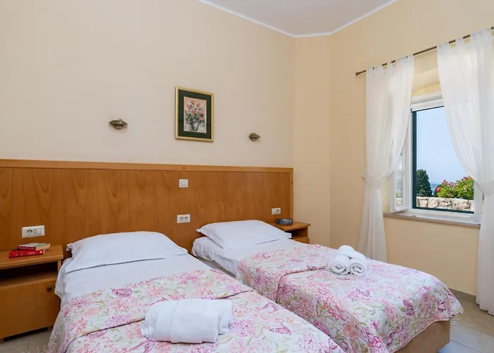 Dia By Guide Villa *